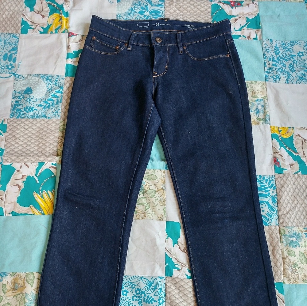 Levis - Picture 2 of 4